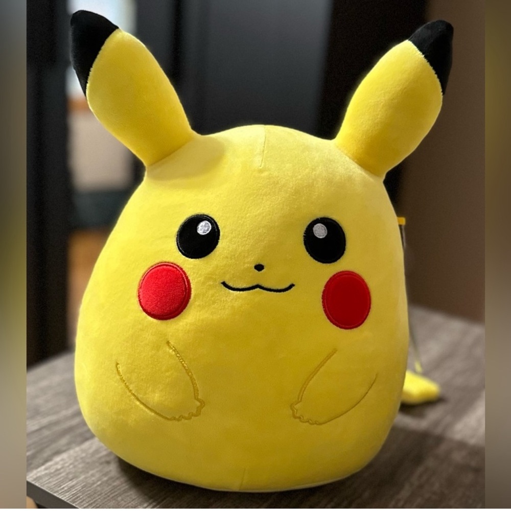 Squishmallow 10in Pikachu